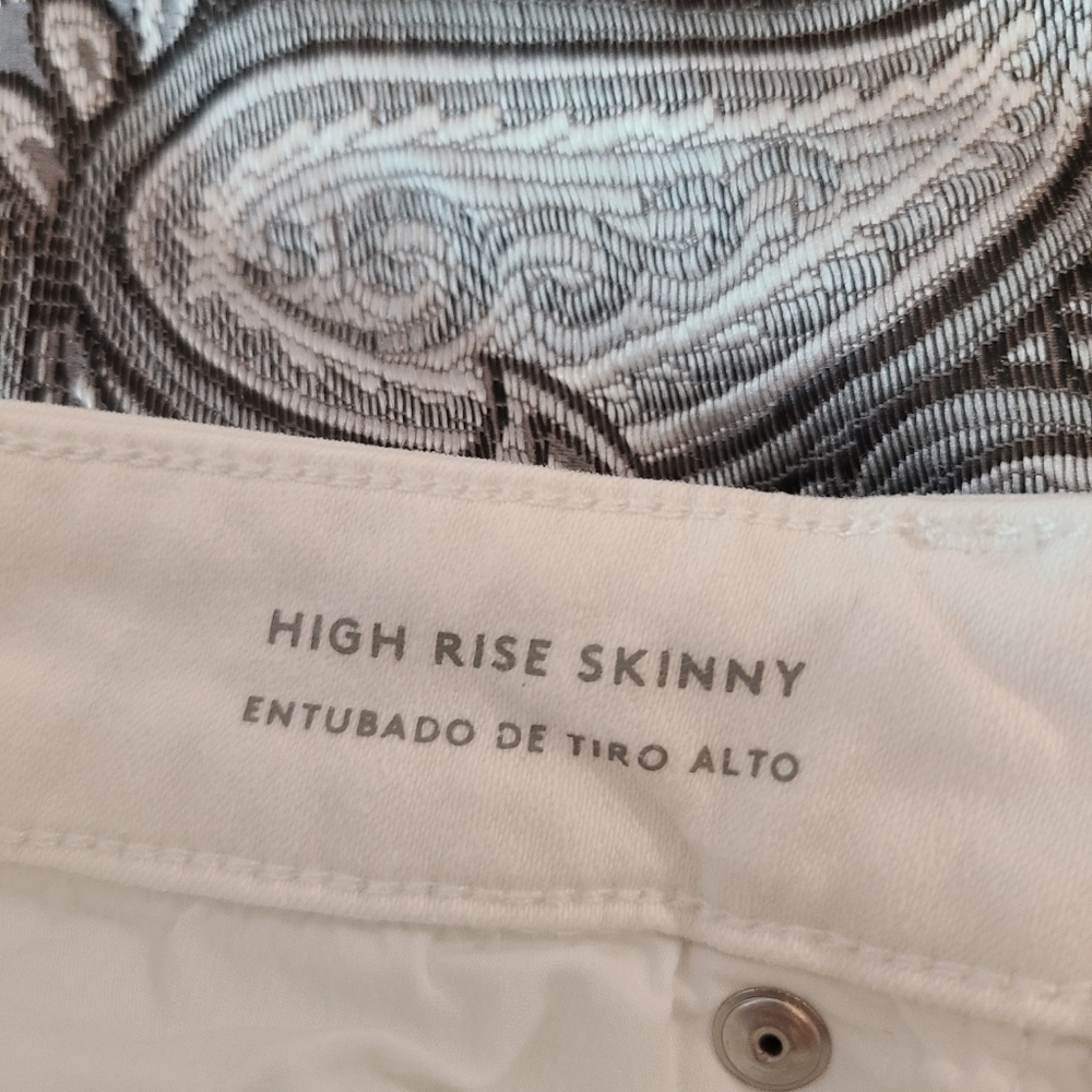 Universal Thread White High Rise Skinny Jeans - Picture 5 of 6